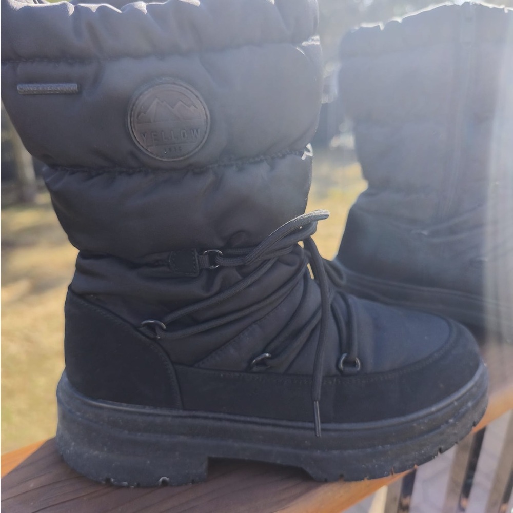 Black Winter Boots Brand: Yellow